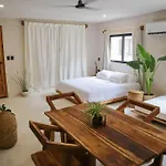 Cozy Tropical Suite For 1-4 Pp In Isla Mujeres