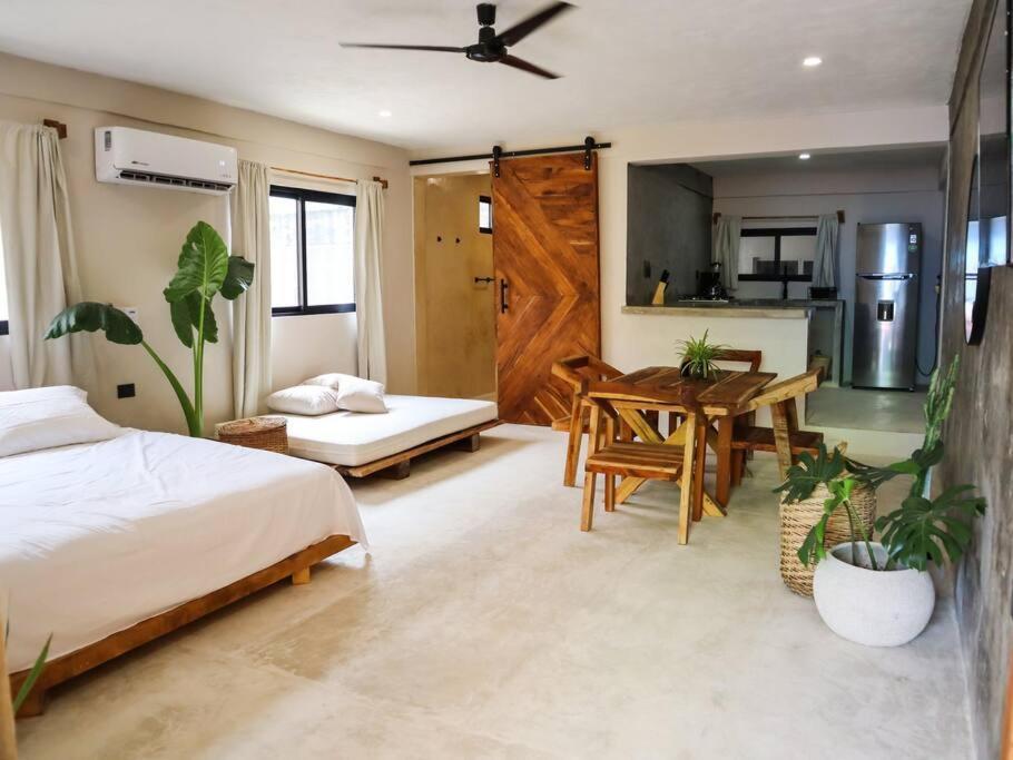 Cozy Tropical For 1-4 Pp In